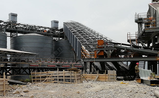 河南登封市玉皇采石场时产700吨石料厂生产线